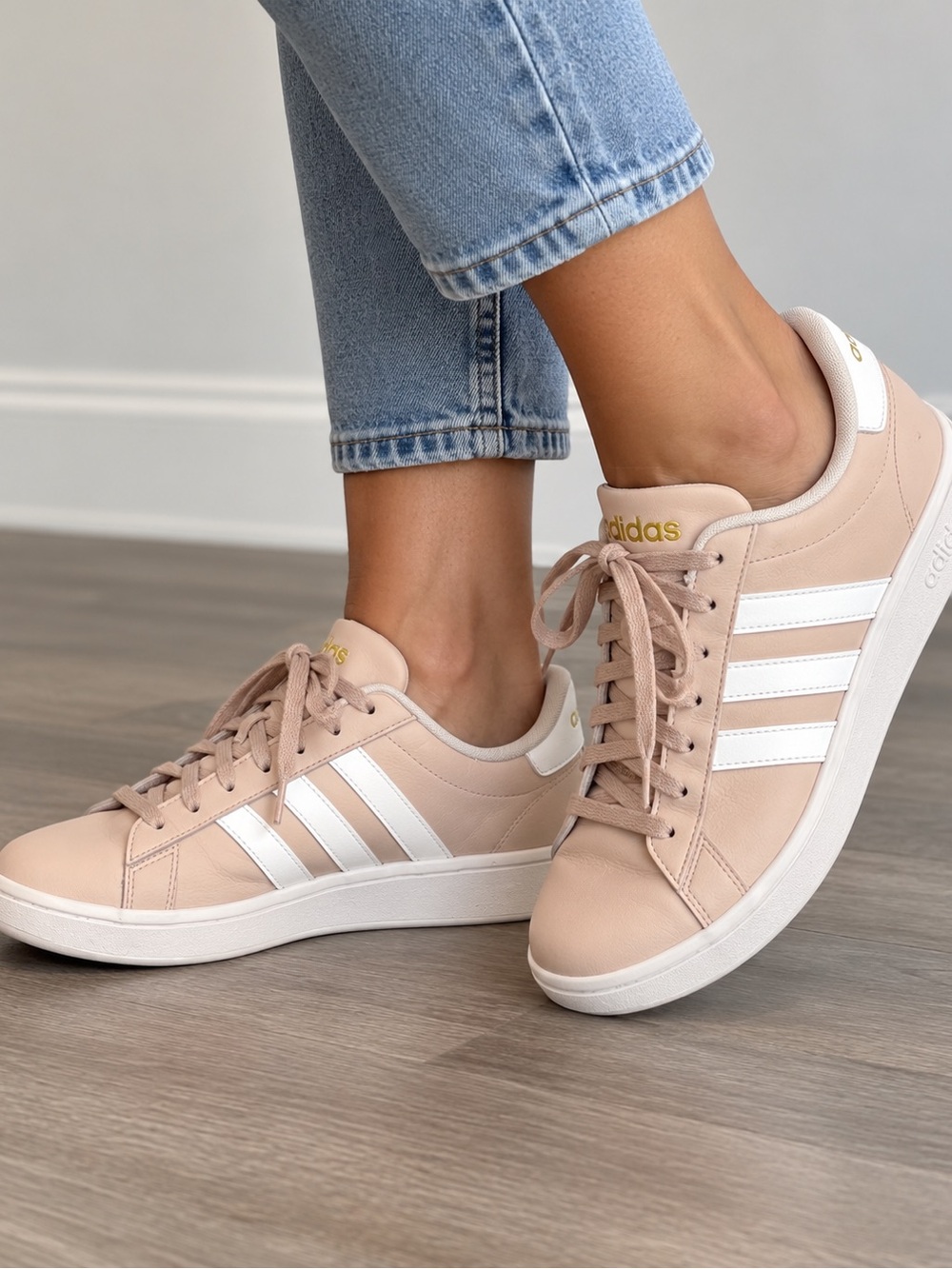 Adidas Cloudfoam Blush Pink White Sneakers Women’s Size 8.5